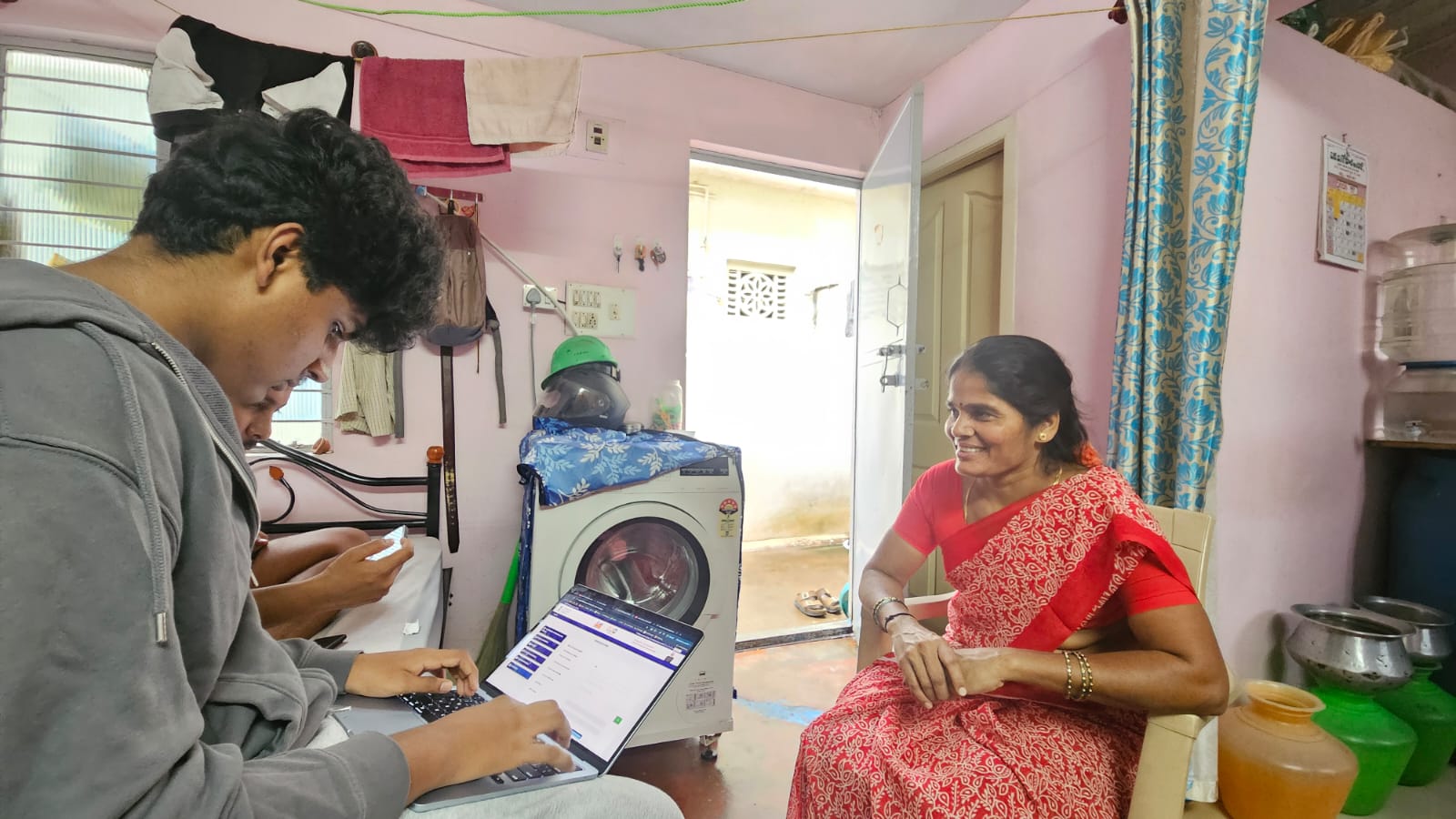 One-on-one mentorship session — woman smiling during financial literacy training